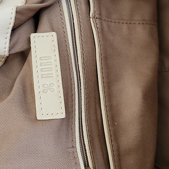 Hobo Dreamer Leather Cinch Tote in Buff (cream color) - Picture 5 of 8